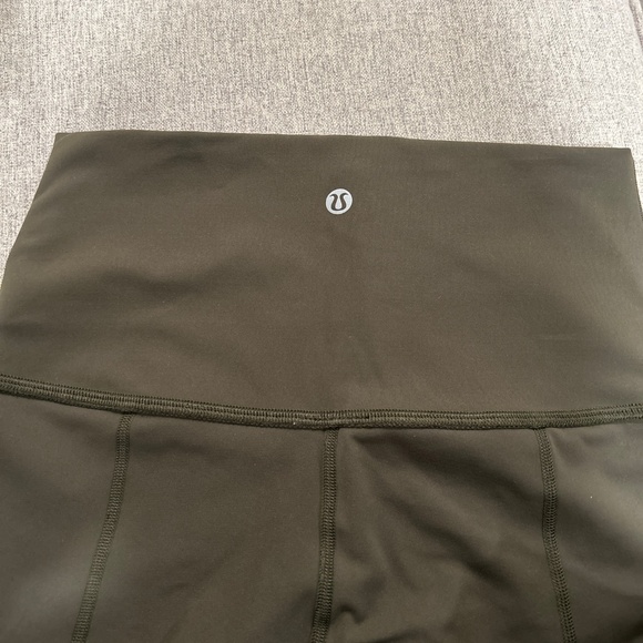Lululemon Wunder Under High-Rise Crop 23" Scallop Full-On Luxtreme Dark Olive - Picture 5 of 6